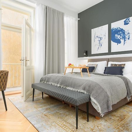 Stru House By Prague Days - Luxurious Apartments Next To National Theatre Buitenkant foto