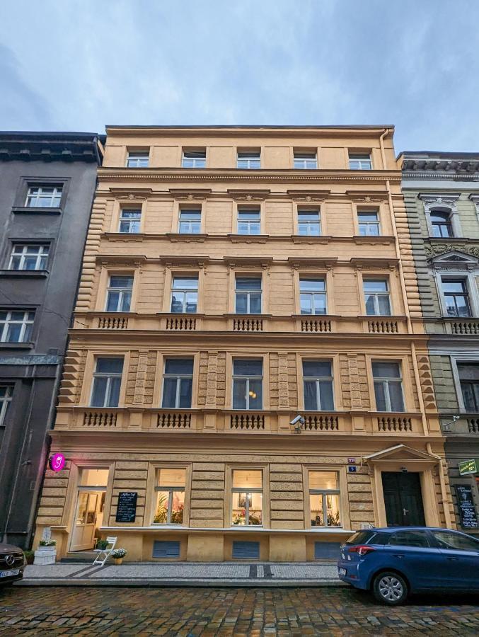 Stru House By Prague Days - Luxurious Apartments Next To National Theatre Buitenkant foto